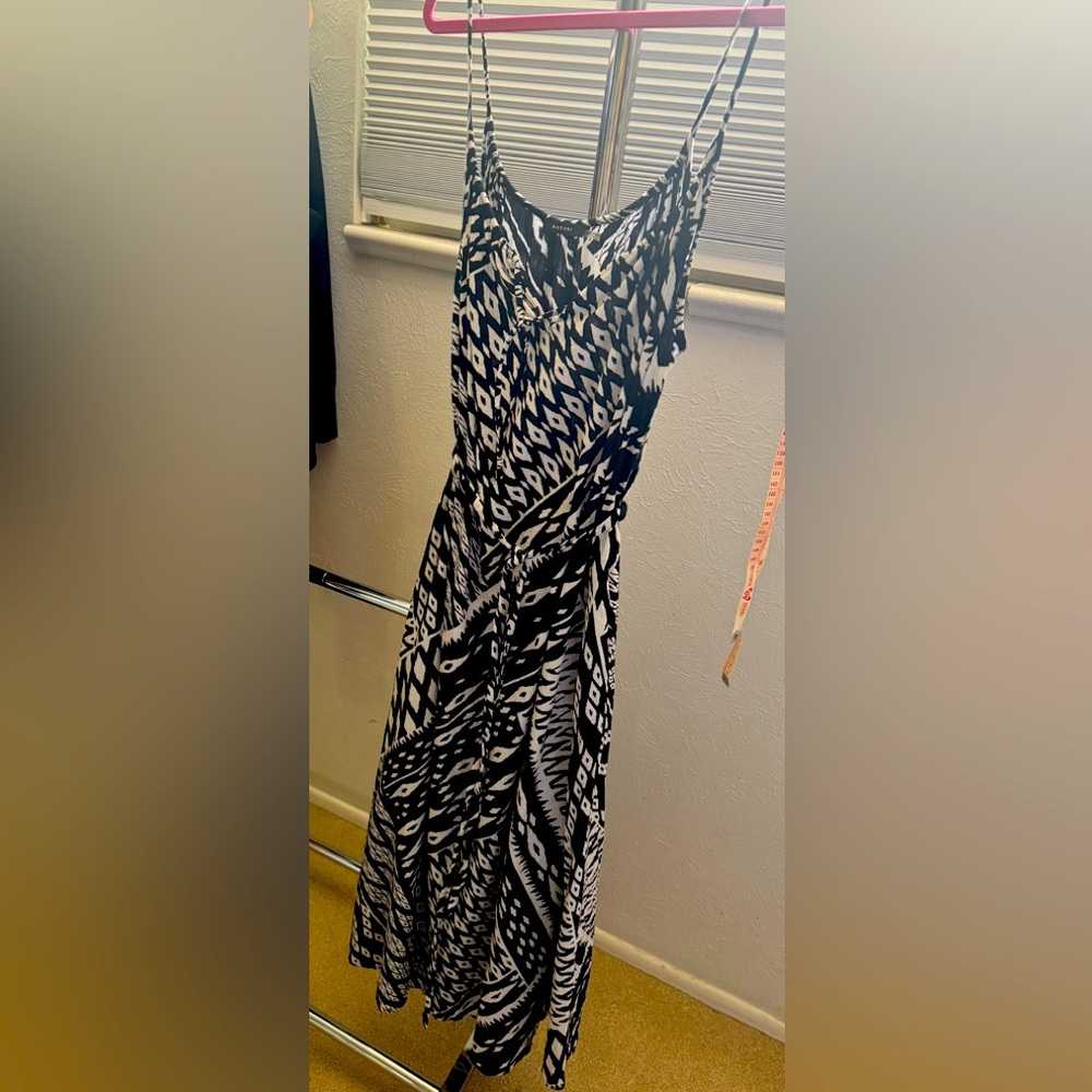 Natori Chibana A-Line Dress. Black & White. Medium. Excellent Condition.